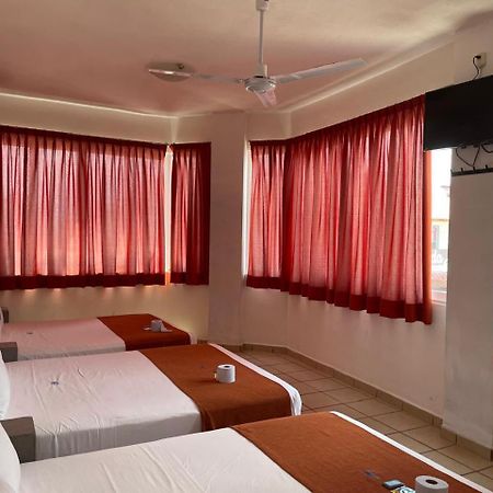Hotel Albatros Пеніта-де-Ялтемба Екстер'єр фото