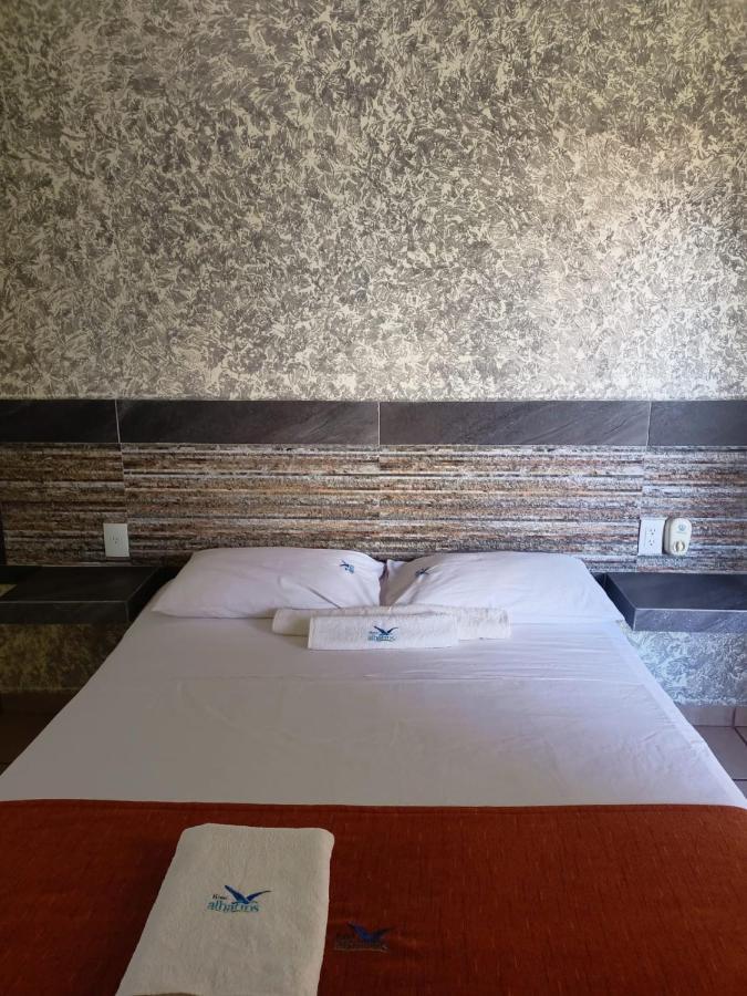 Hotel Albatros Пеніта-де-Ялтемба Екстер'єр фото