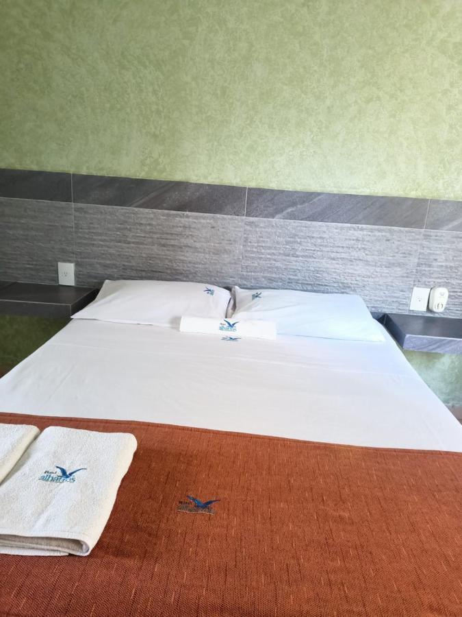 Hotel Albatros Пеніта-де-Ялтемба Екстер'єр фото