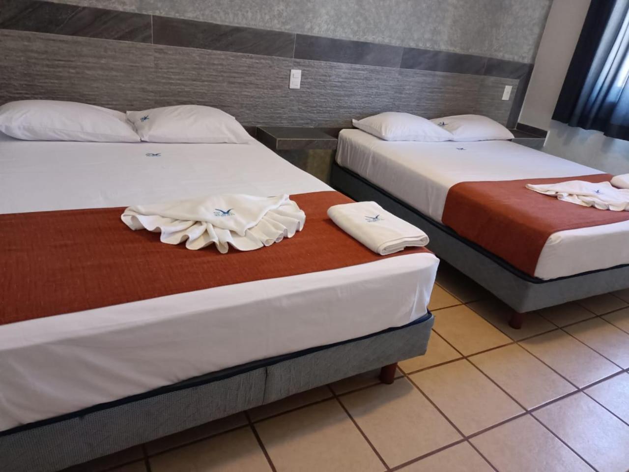 Hotel Albatros Пеніта-де-Ялтемба Номер фото