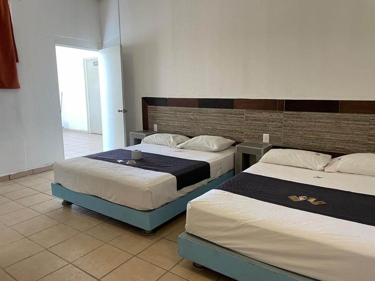 Hotel Albatros Пеніта-де-Ялтемба Екстер'єр фото