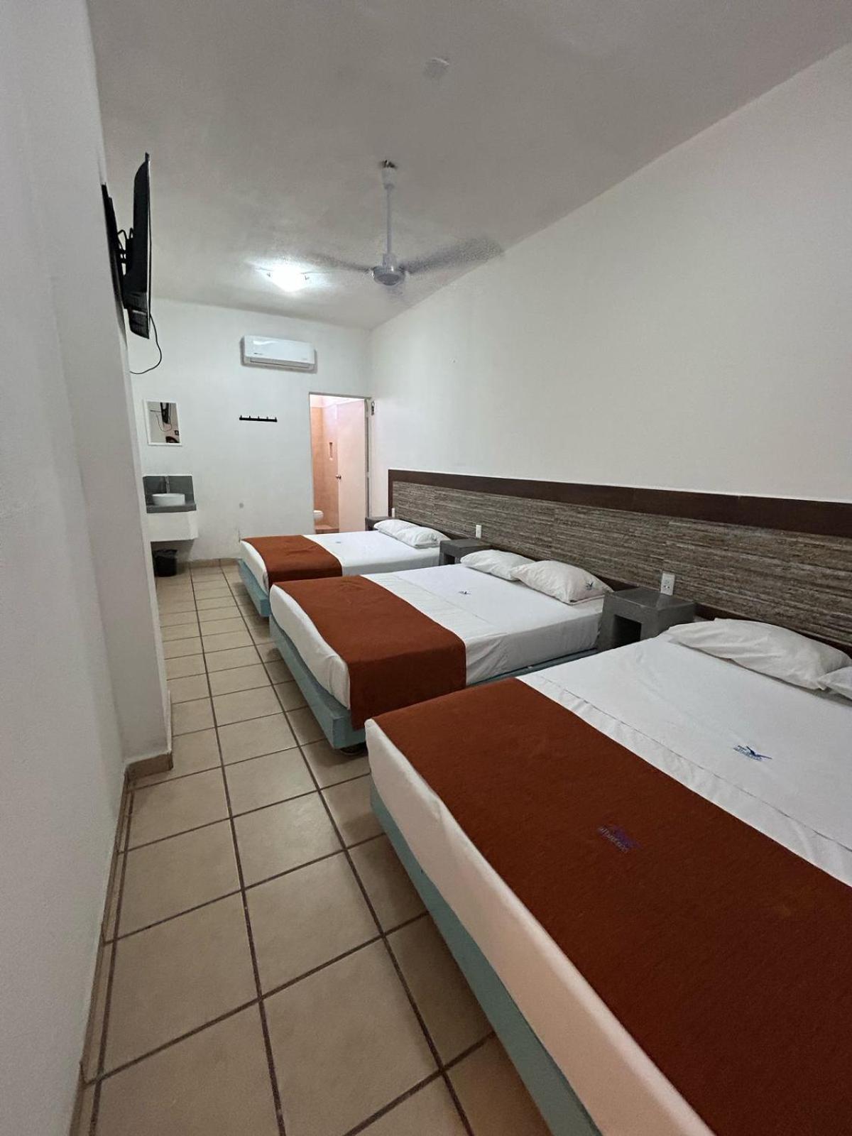 Hotel Albatros Пеніта-де-Ялтемба Екстер'єр фото